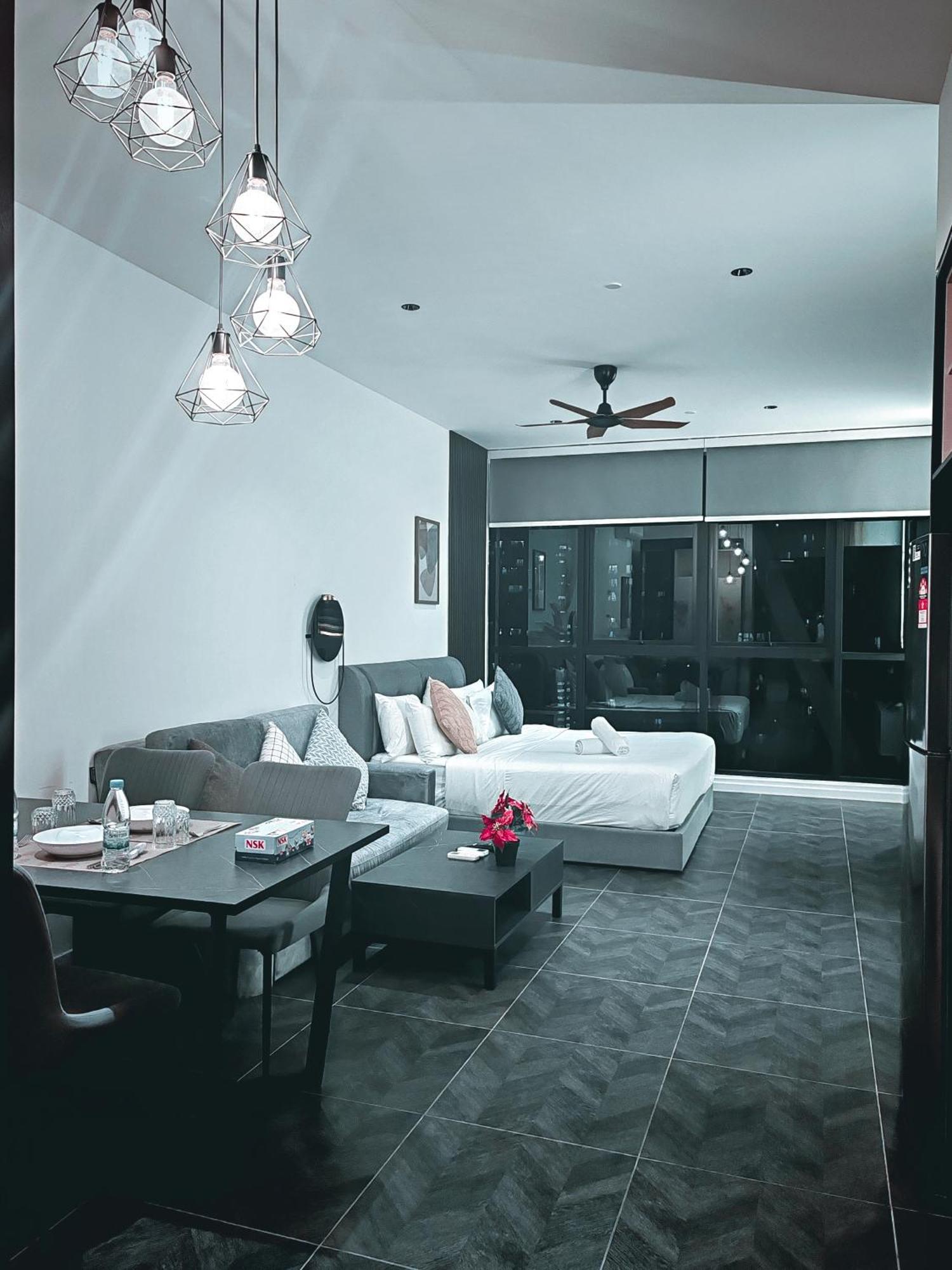 Scarletz Klcc By Luxe Pangsapuri *